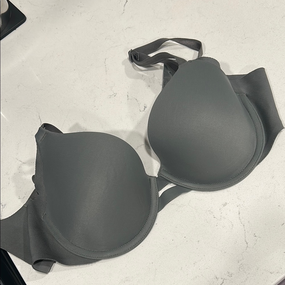 Gray Seamless T-Shirt Bra with Molded Cups